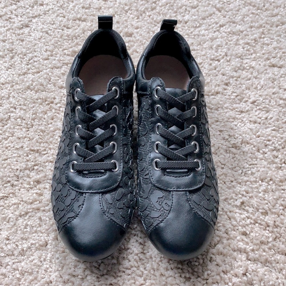 Taryn Rose black leather leopard sneakers size 5